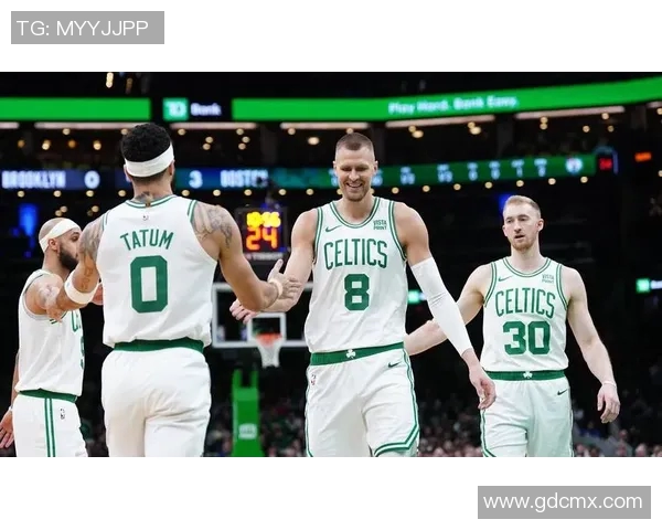 姚明与休斯敦市长携手推动篮球文化发展助力社区建设