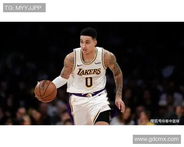 美国足球明星连麦分享职业生涯与训练心得引发球迷热议