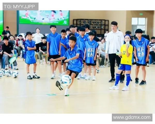 探索足球明星的魅力与成就从小课堂开始了解他们的故事与技巧