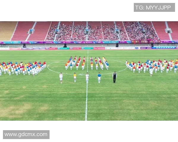 探索足球明星的魅力与成就中班主题活动教案