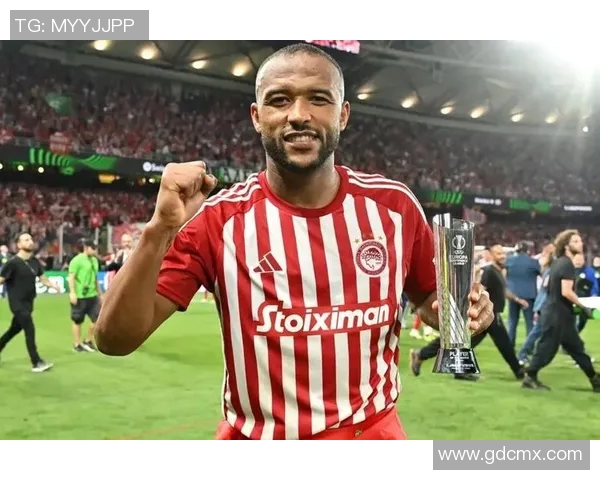 西班牙中后卫的足球传奇之路与明星生涯的精彩瞬间 西班牙中后卫的足球传奇之路与明星生涯的精彩瞬间