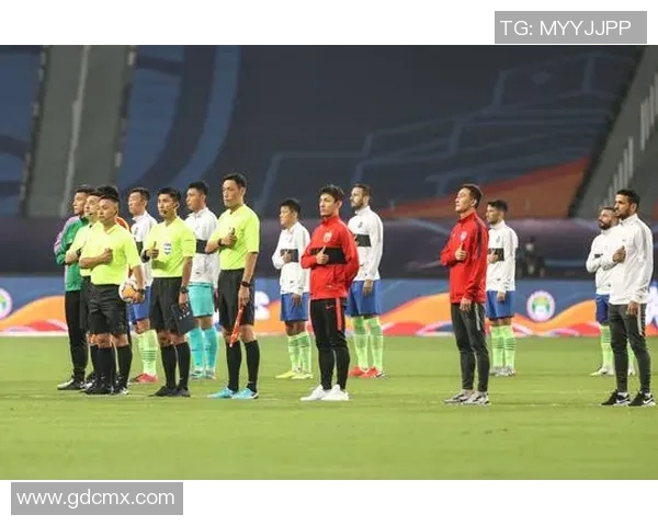 香港足球明星队昆山队员展现卓越技艺助力球队争辉 香港足球明星队昆山队员展现卓越技艺助力球队争辉