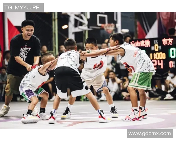 篮球明星亲自传授技巧教孩子们快乐学习篮球的秘诀与乐趣