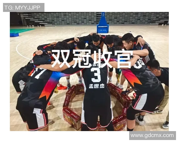篮球舞蹈表演明星展现激情与才华融合的精彩瞬间 篮球舞蹈表演明星展现激情与才华融合的精彩瞬间